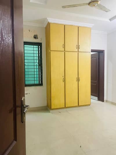 6 Marla Corner Double Unit House For Sale With All Utility Connection'S