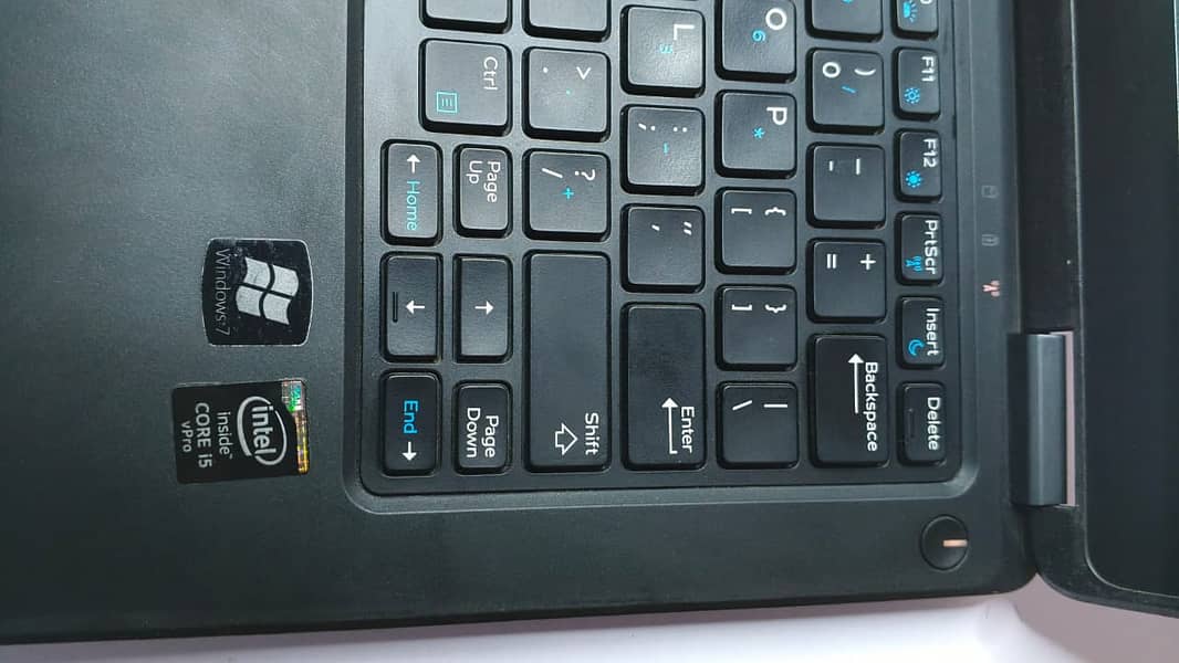 Dell Latitude E7250 10