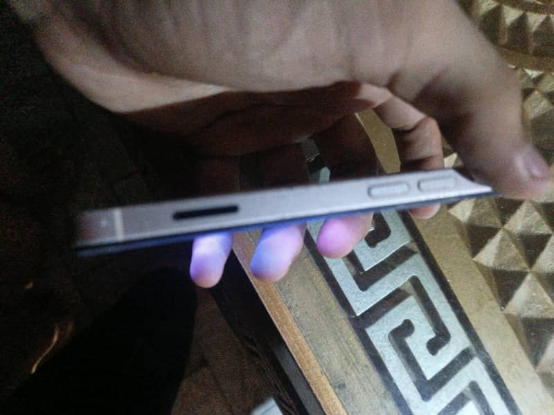 Apple iPhone 13 mini 1