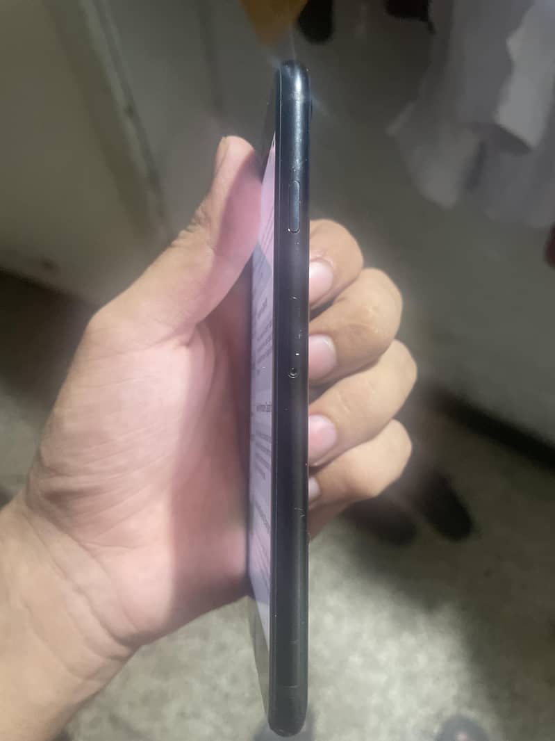 Apple iPhone SE 6