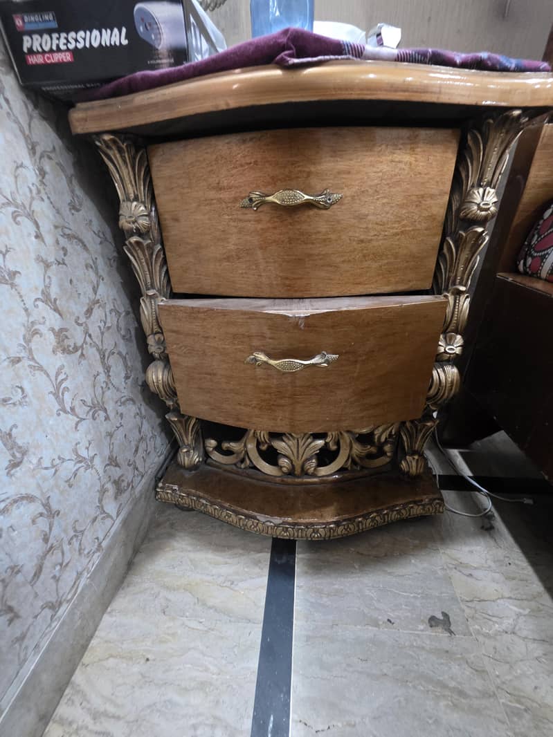 Bed set with dressing table 2