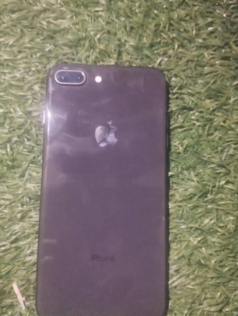Apple iPhone 8 Plus 2