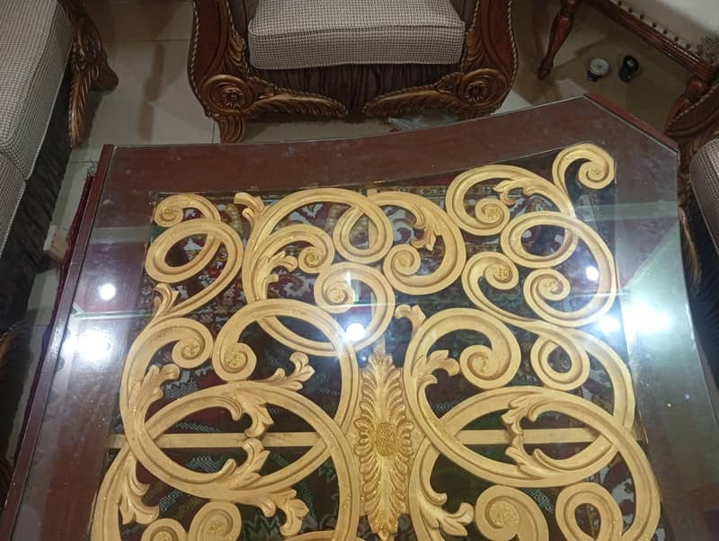 Big Central Table Good condition 1