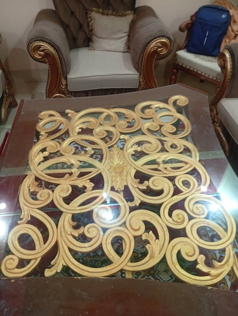 Big Central Table Good condition 4