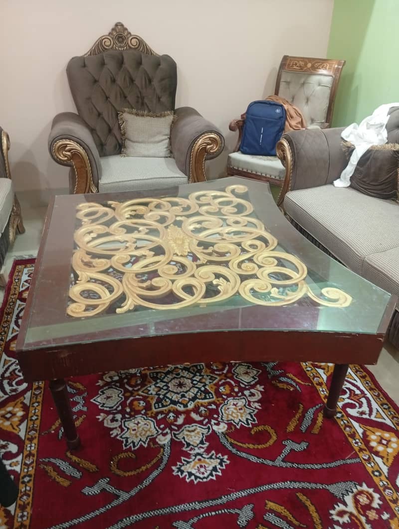 Big Central Table Good condition 5