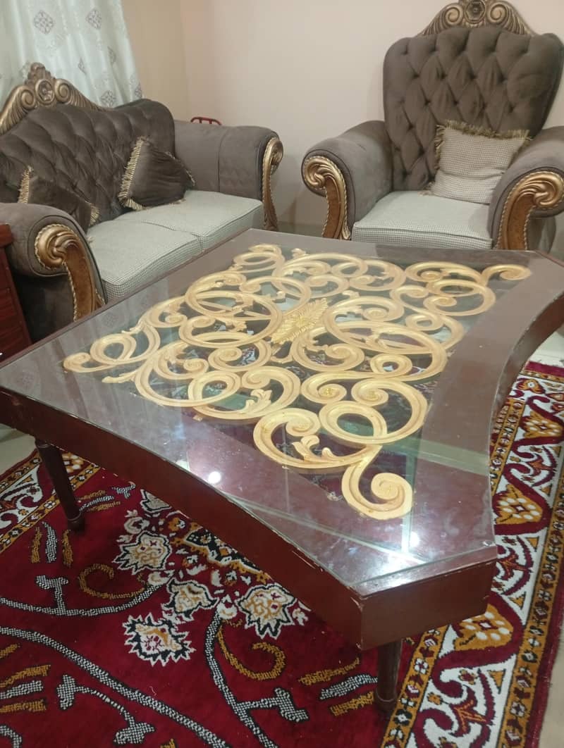 Big Central Table Good condition 6
