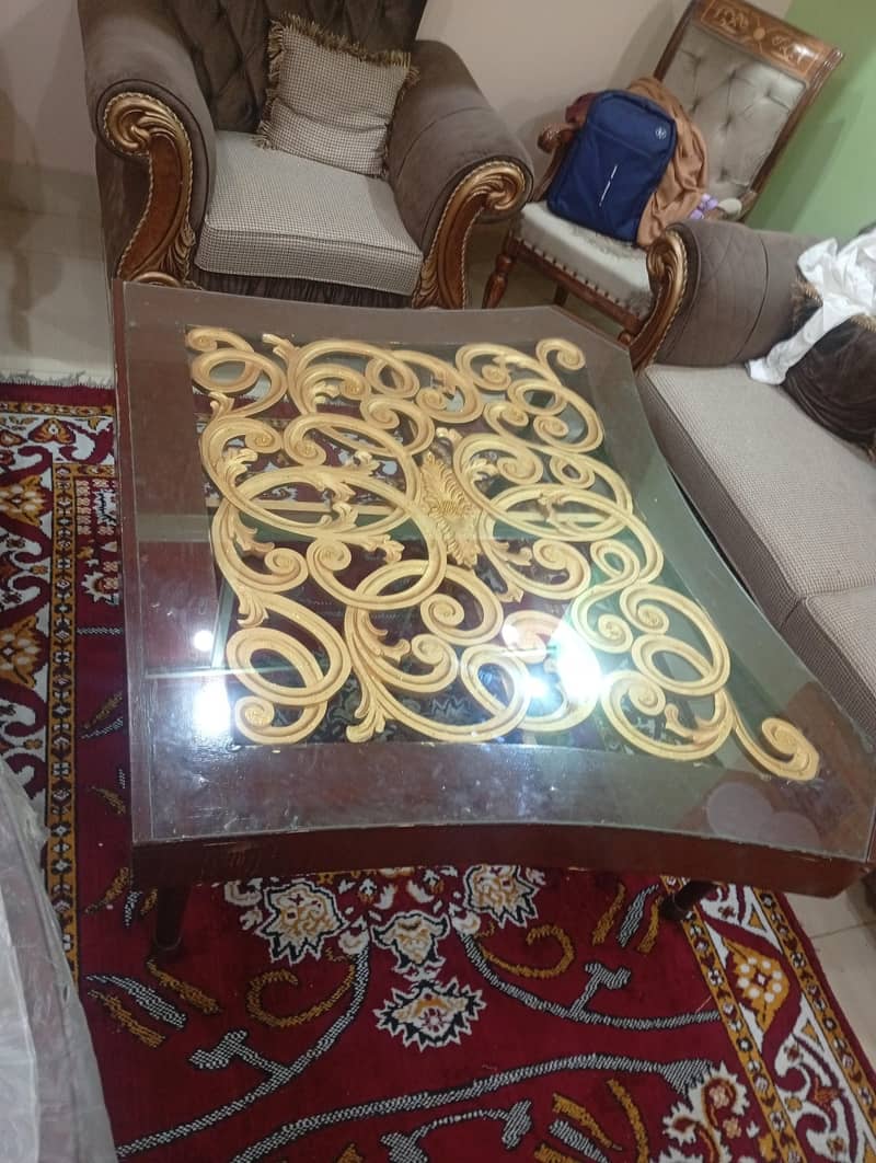 Big Central Table Good condition 8