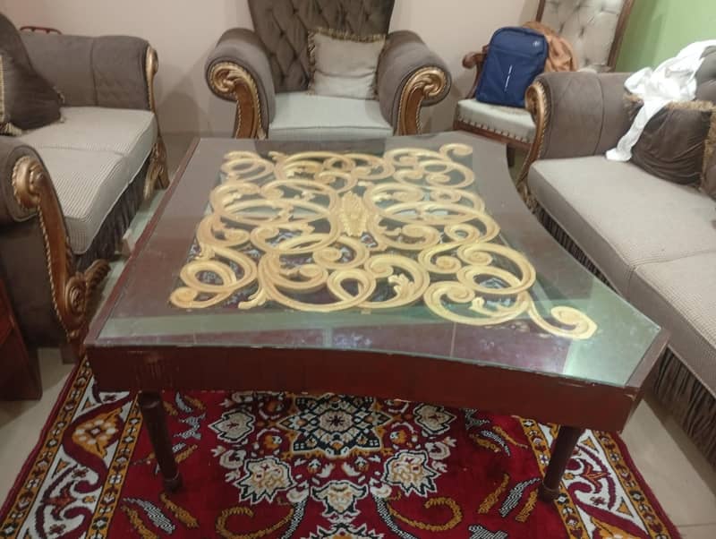 Big Central Table Good condition 10