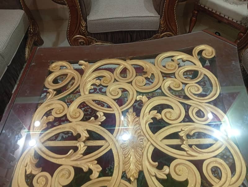Big Central Table Good condition 11