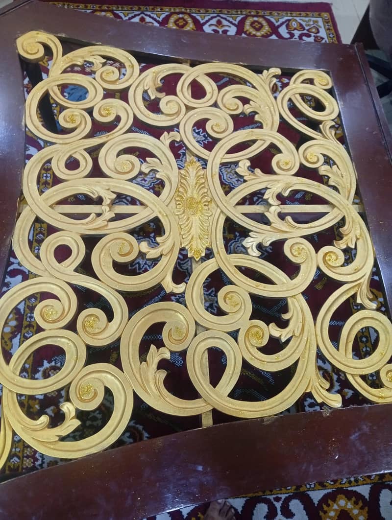 Big Central Table Good condition 12