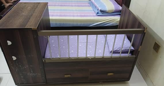 baby cot