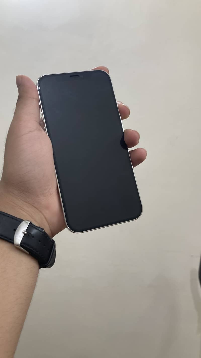 Apple iPhone 12 Pro 4