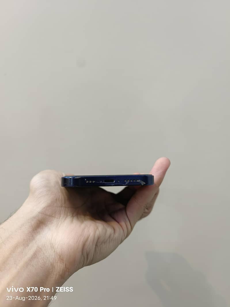 Apple iPhone 12 3