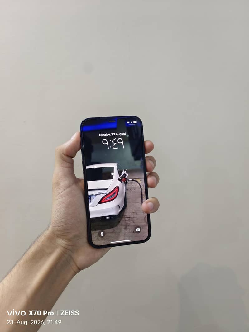 Apple iPhone 12 4