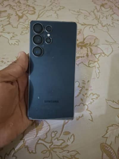 Samsung Galaxy S25 Ultra in excellent condition.  512GB Storage