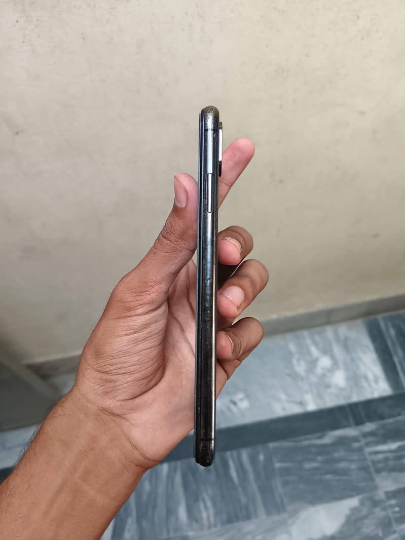 Apple iPhone X 11