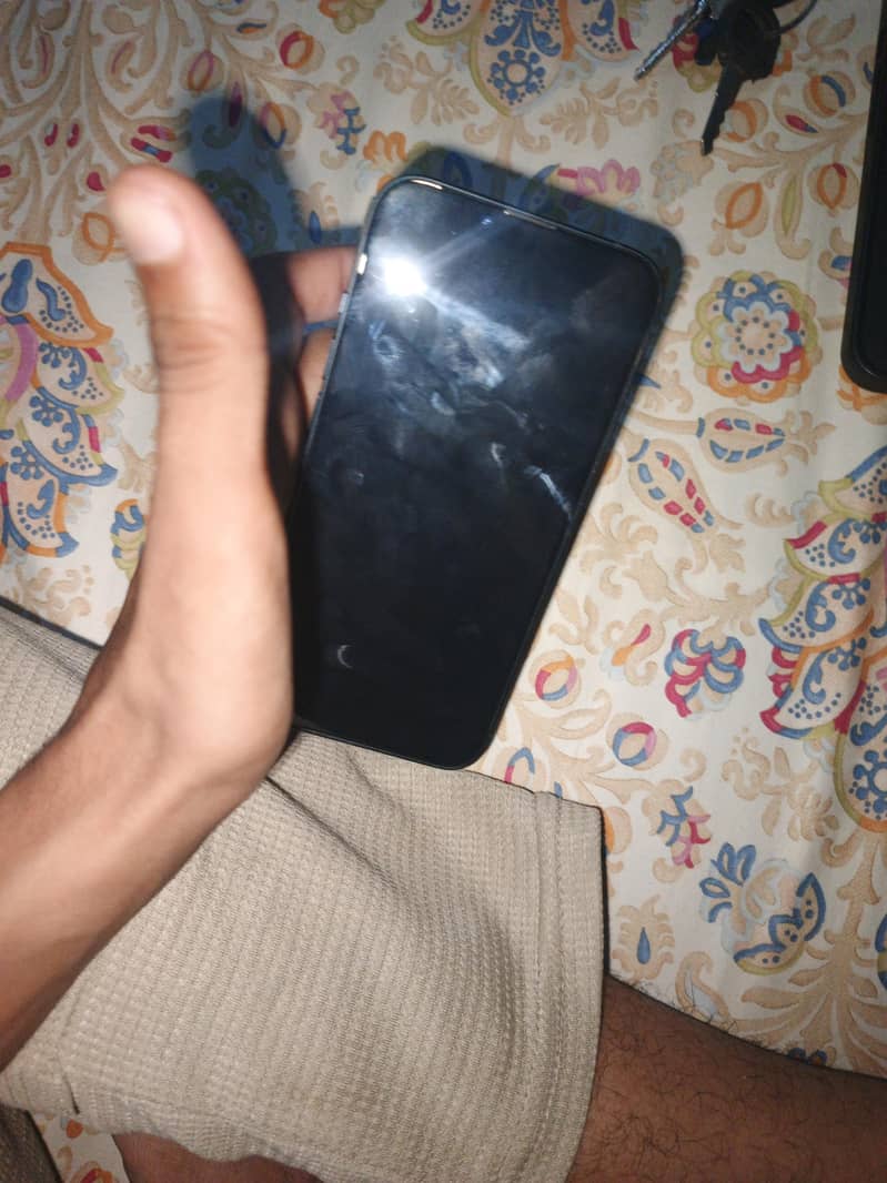 Apple iPhone 13 1