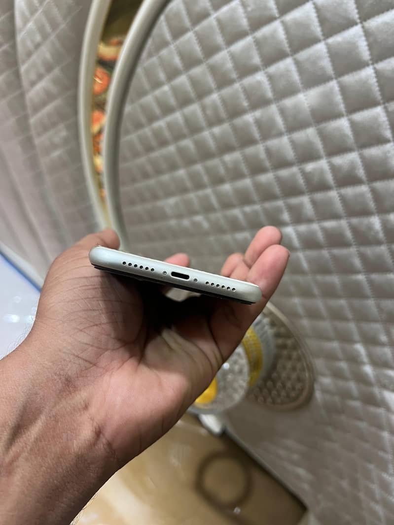 Apple iPhone 11 2