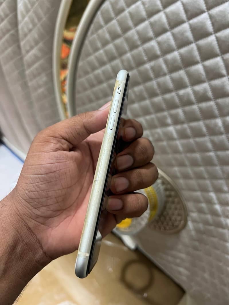 Apple iPhone 11 6