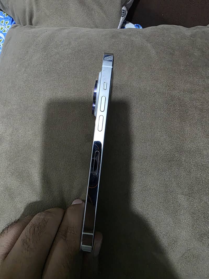 Apple iPhone 14 Pro 1