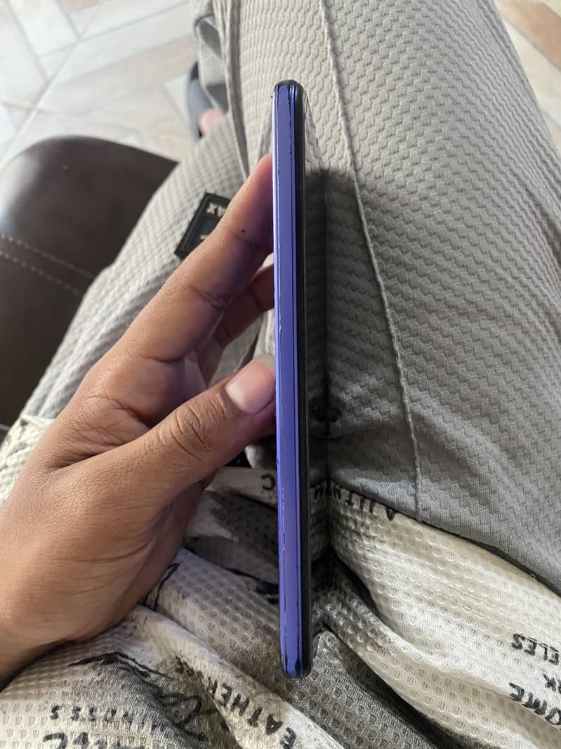 Vivo V21 0