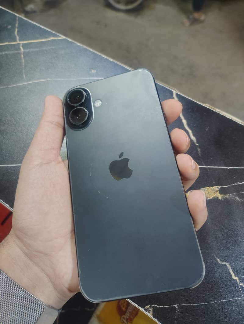 Apple iPhone 16 Plus 0
