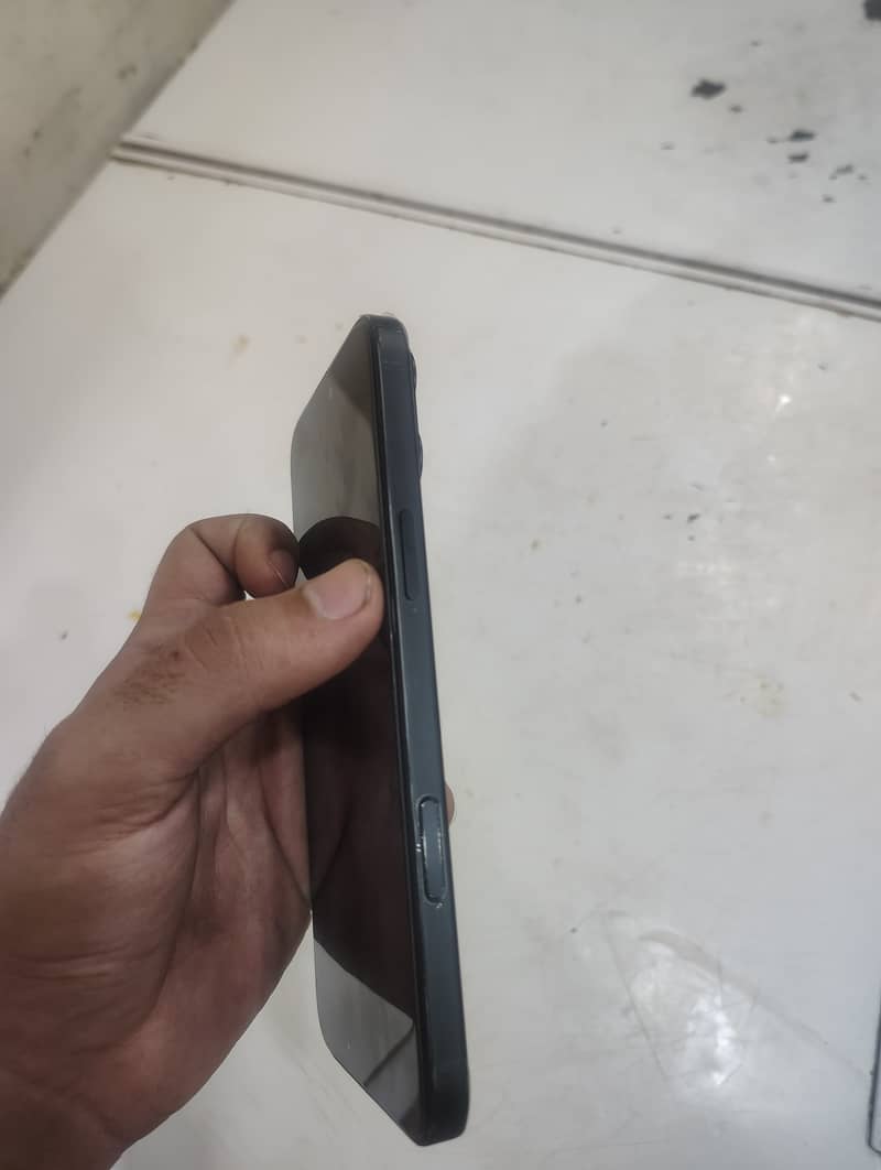 Apple iPhone 16 Plus 1