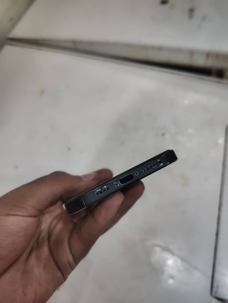 Apple iPhone 16 Plus 2