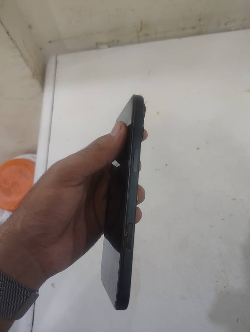 Apple iPhone 16 Plus 4