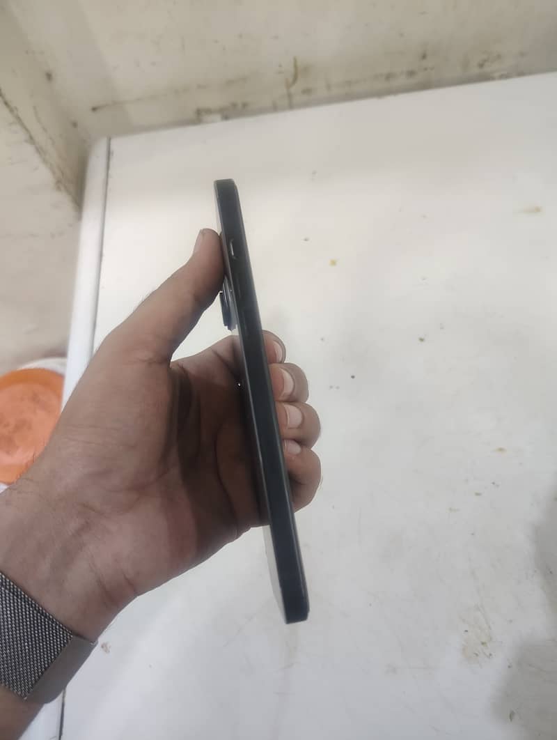 Apple iPhone 16 Plus 7