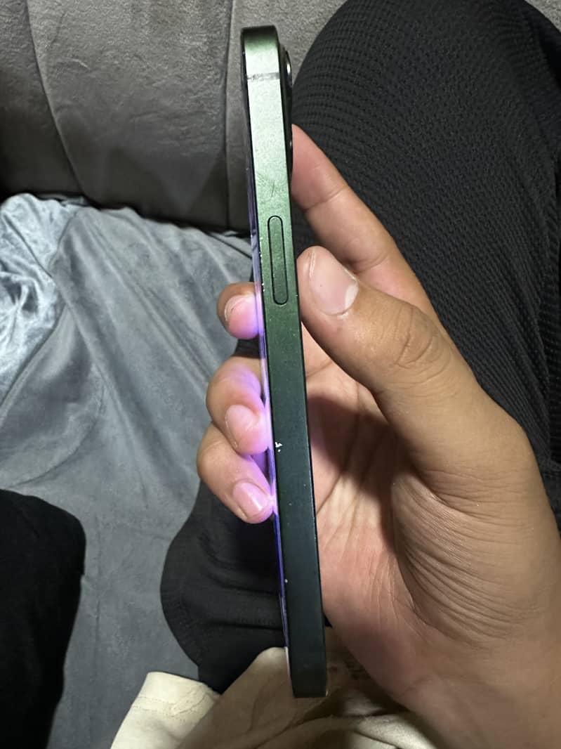 Apple iPhone 13 1