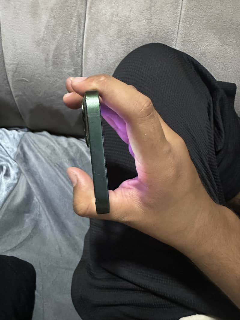 Apple iPhone 13 5