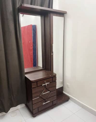Dressing table with mirror