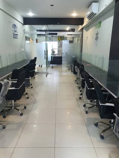 NEAR 26 VIP LAVISH OFFICE FOR RENT 23 PERSON EASY SETTING WITH AC NO BROKER 24 hour access