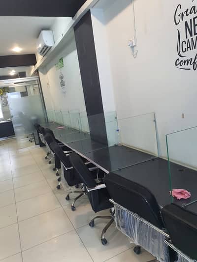 NEAR 26 VIP LAVISH OFFICE FOR RENT 23 PERSON EASY SETTING WITH AC NO BROKER 24 Hour Access