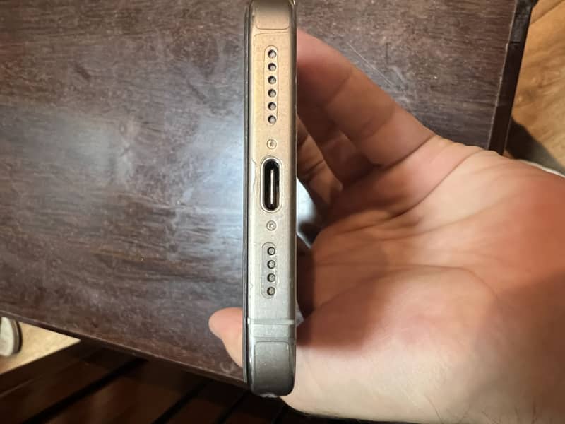 Apple iPhone 15 Pro Max 5