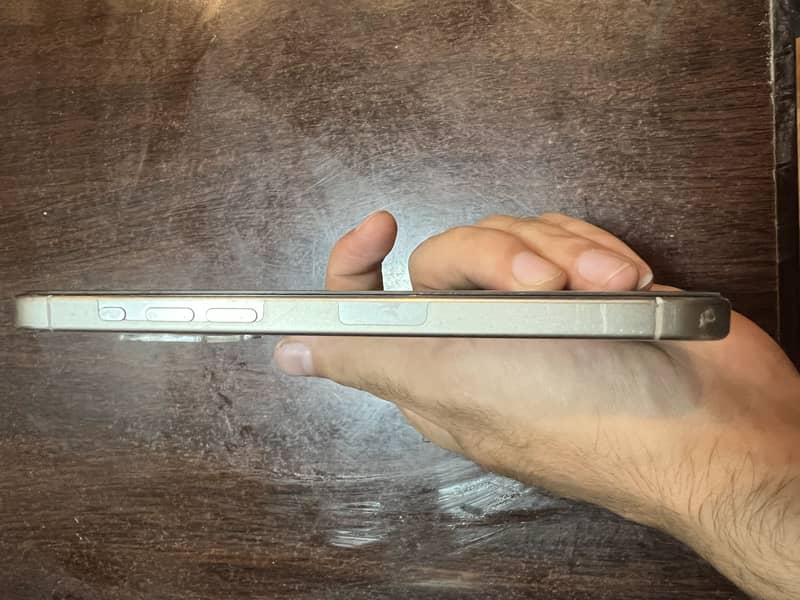 Apple iPhone 15 Pro Max 6