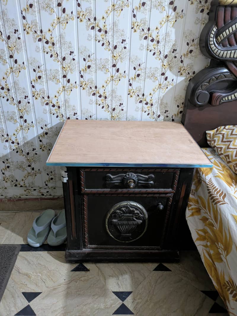 Bed and Dressing table 3