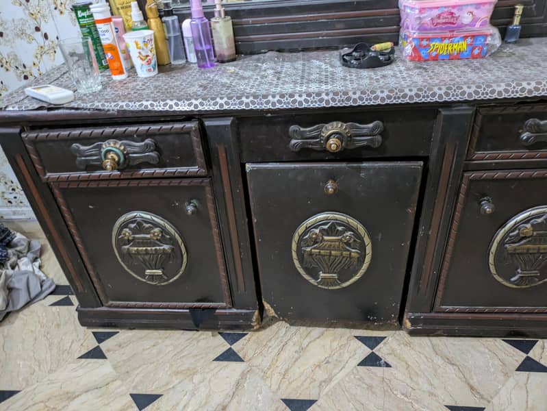 Bed and Dressing table 5