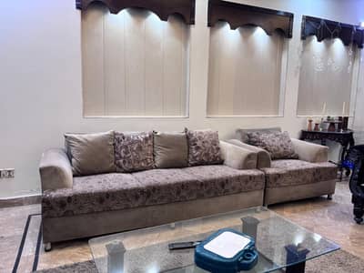 Modern 6-Seater Sofa Set in Excellent Condition (3+2+1)
