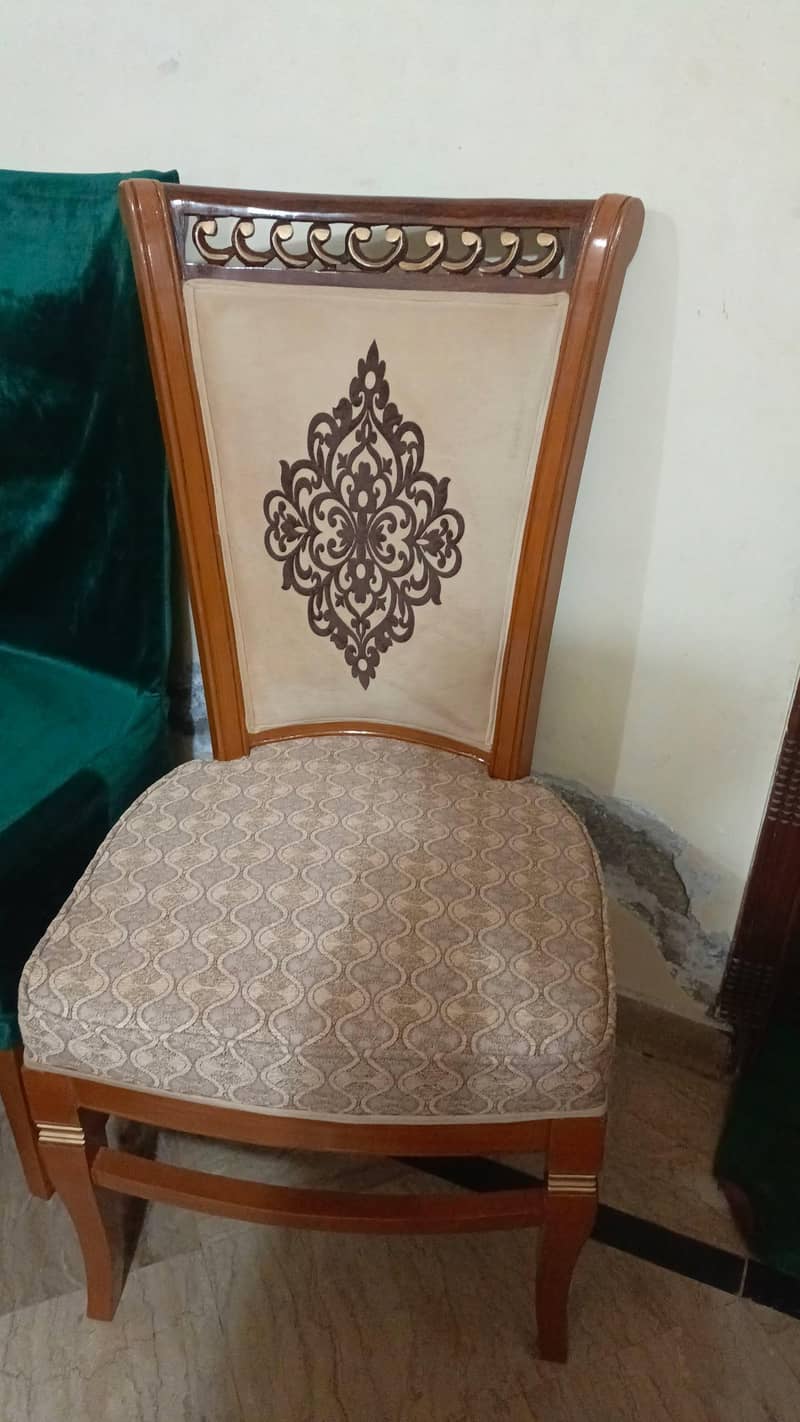 6 seater dining table 3