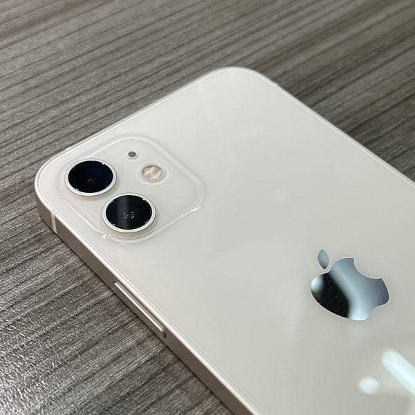 Apple iPhone 12 1
