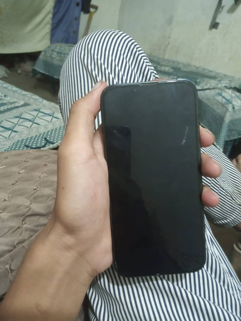 Apple iPhone 13 1