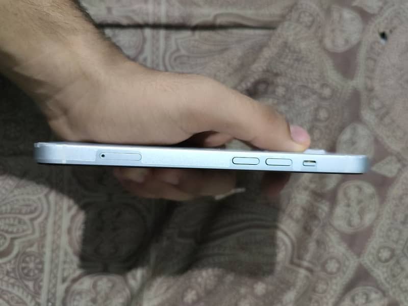 Apple iPhone 13 4