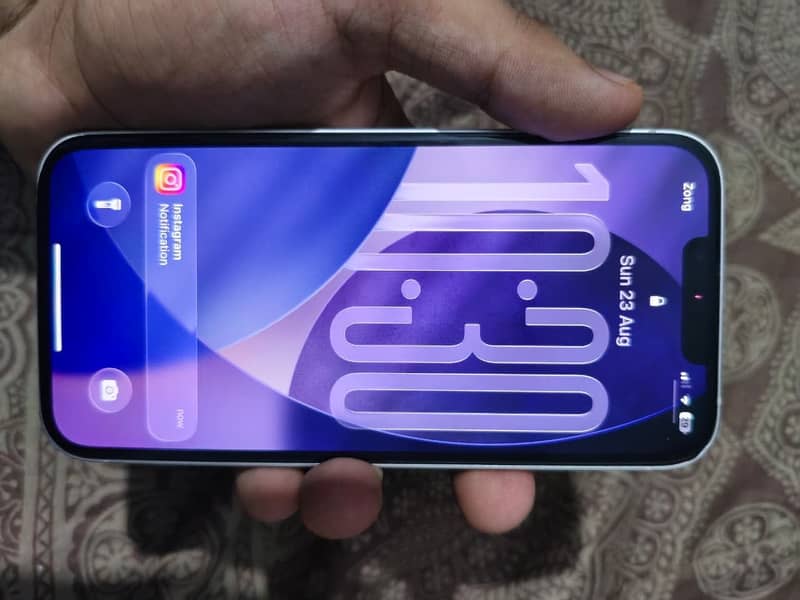 Apple iPhone 13 5
