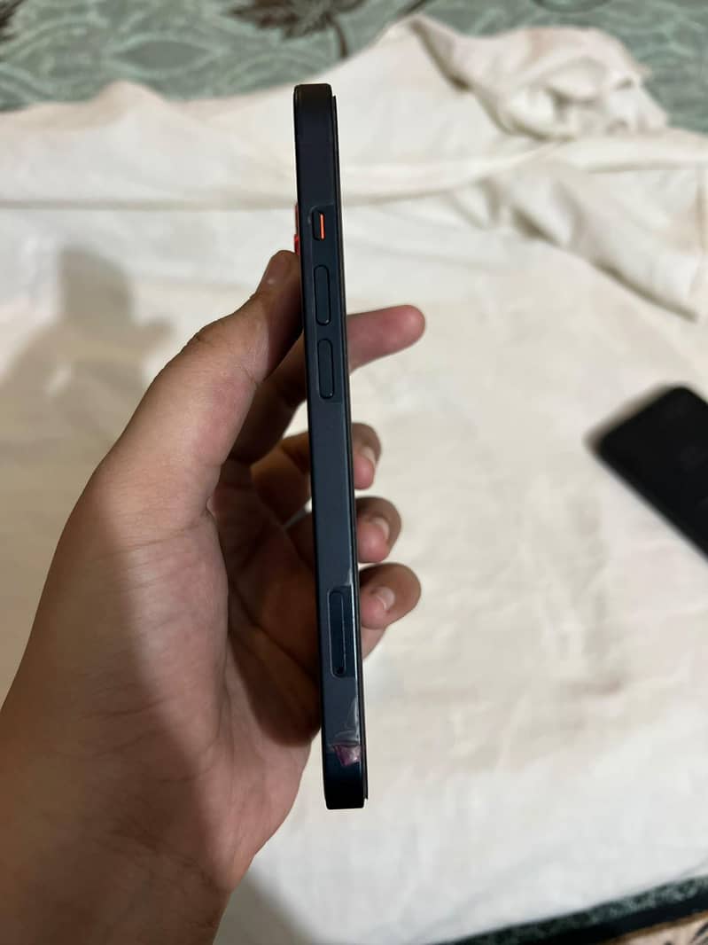 Apple iPhone 13 3