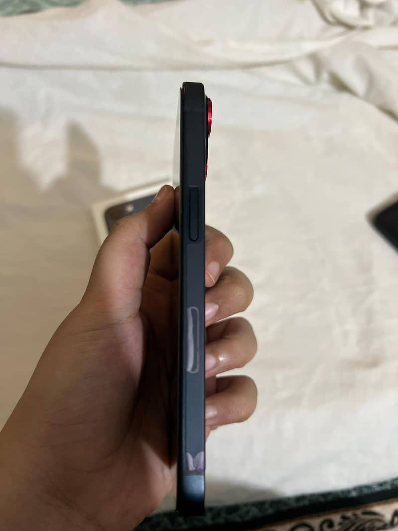 Apple iPhone 13 4