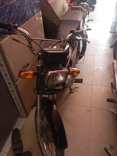 EXPRESS CD70 2017 MODEL GOOD CONDITION AVAILABLE