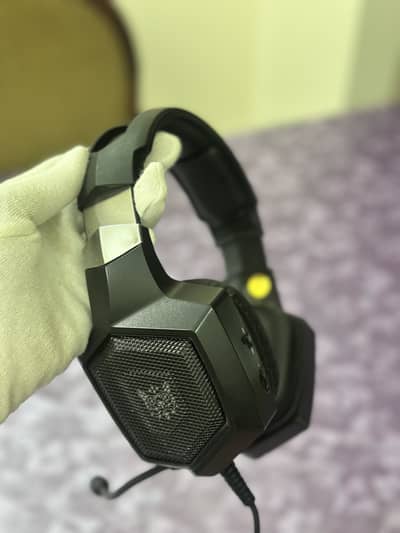 Onikuma K8 Gaming Headset - Negotiable