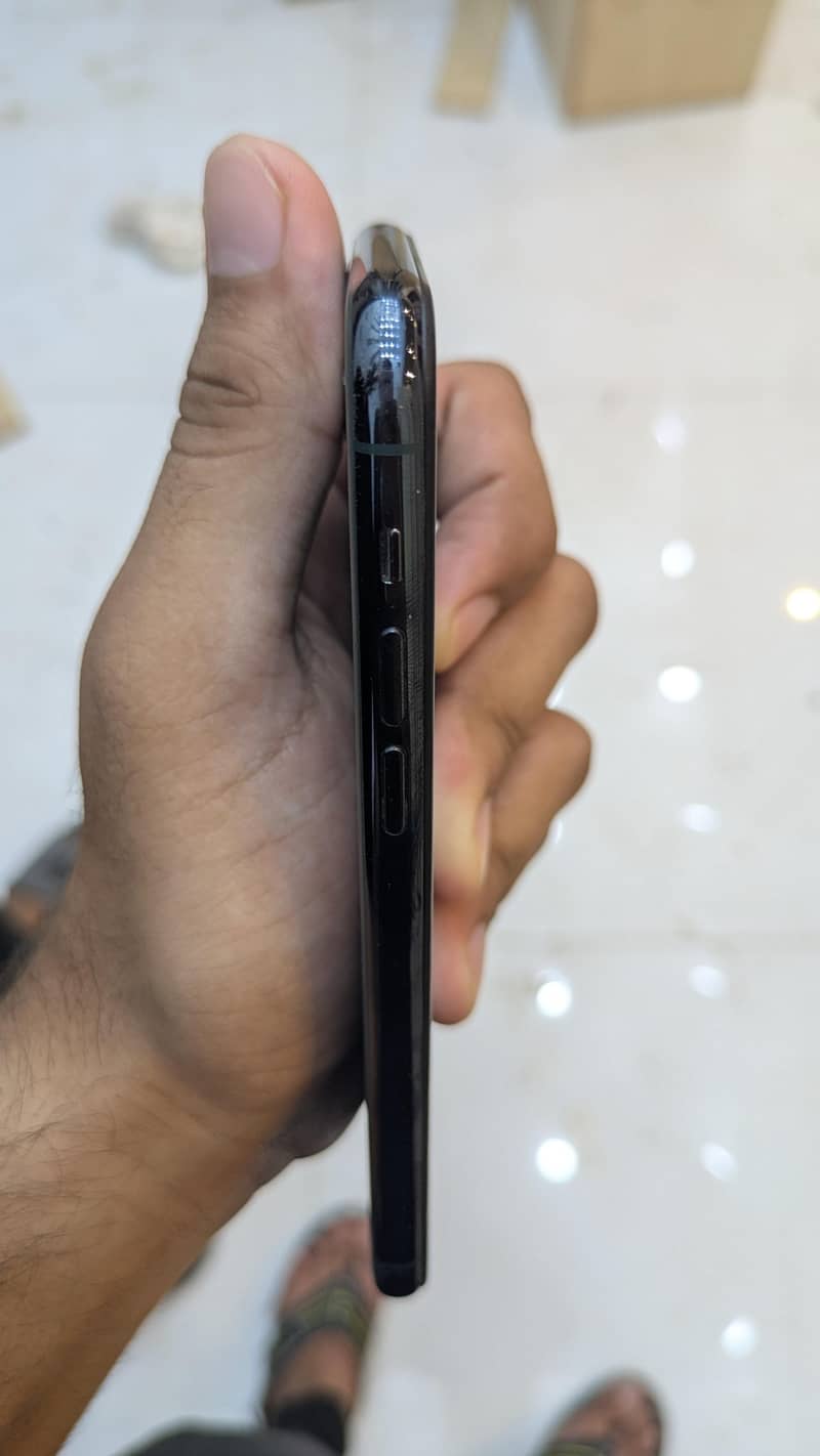 Apple iPhone 11 Pro 3